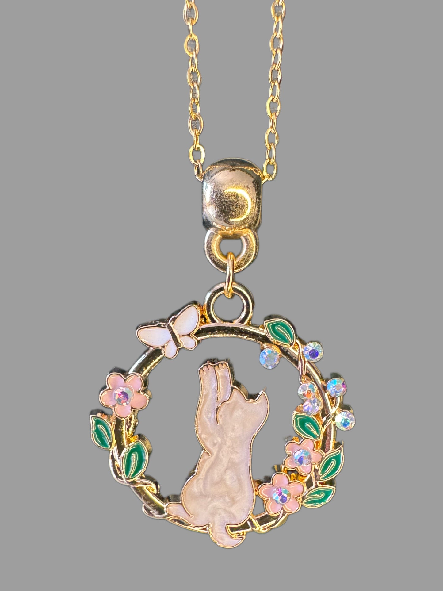 Feline Charm Round Pendant 8